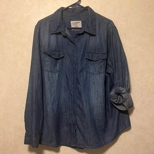 Ladies Arizona Jr. Plus Denim Button Down Shirt. Size 2X.